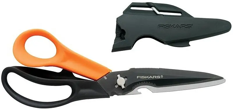 Sonderaktion Fiskars Cuts+More Universalschere 1000809
