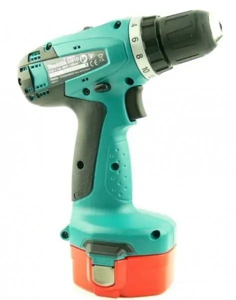 Wochenendangebot Makita 6281 14,4V Akku Bohrschrauber + Makita ML140 14,4V Akku Lampe + 2x DINOTECH 3000 mAh Akku + Makita Ladergerät DC1414 + Koffer