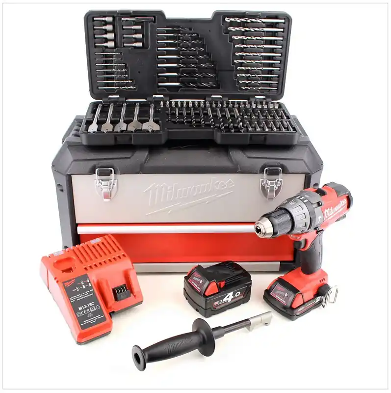 Milwaukee MBOX 100 M18 CPD 421 C 18 V Akku Schlagbohrschrauber mit 2xLi-Ion Akku, Lader, Koffer, 100 tlg. Bit-Set Begrenztes Angebot