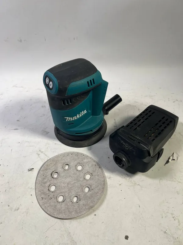 Makita DBO 180 Z Akku Exzenterschleifer 18V 125mm Solo - Reparaturgerät Heißes Angebot
