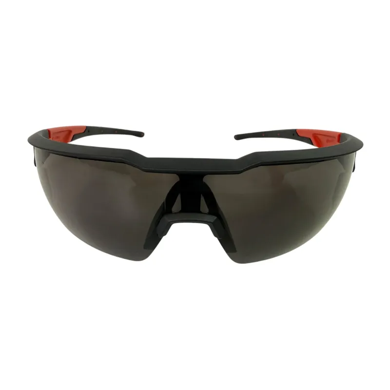 Versand Am Gleichen Tag Milwaukee getönte Schutzbrille ( 4932478764 ) komfortabel, flexibel, kratzfest & beschlagfrei