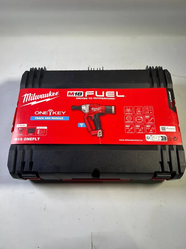 Milwaukee M18 ONEFLT-0X Akku Schließringbolzensetzgerät 18 V 4,8 / 6,4 / 9,53 mm ( 4933478637 ) + HD Box - ohne Akku, ohne Ladegerät - Gebraucht Knallerangebot