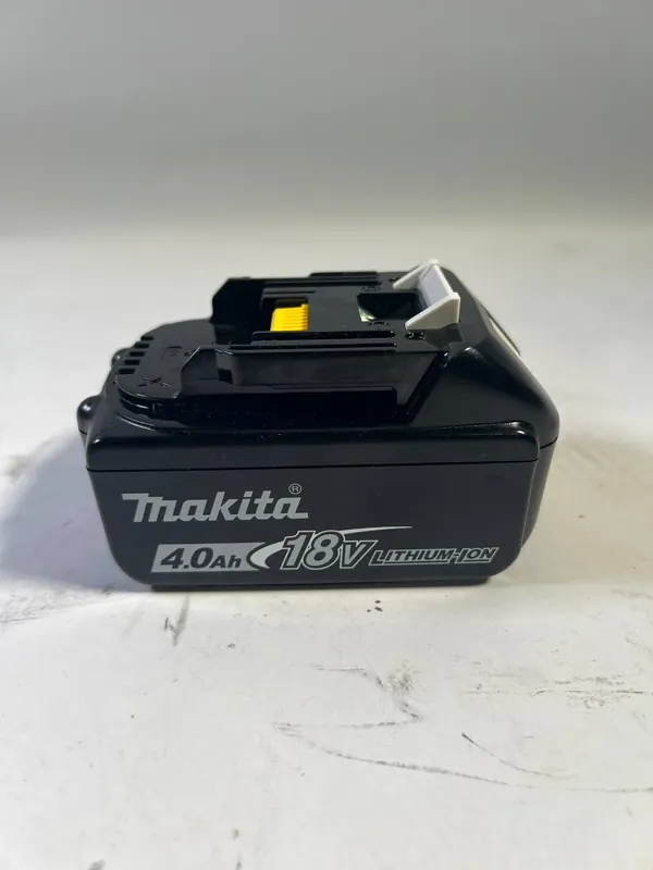 Highlight Makita BL 1840 B 18 V - 4 Ah / 4000 mAh ( 197265-4 ) Li-Ion Akku mit LED - Anzeige - Neuwertig