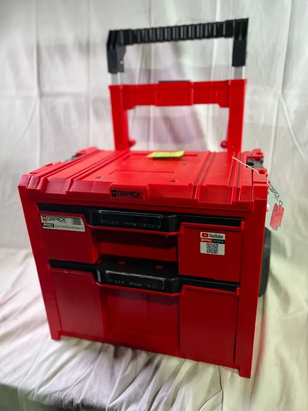 Ausverkauf Qbrick System PRO Cart 2.0 Plus Drawer 2 Red Ultra HD Custom mobile Box auf Rädern 520 x 415 x 660 mm 9,5 l 12 l abnehmbarer Doppelteleskopgriff - Beschädigt
